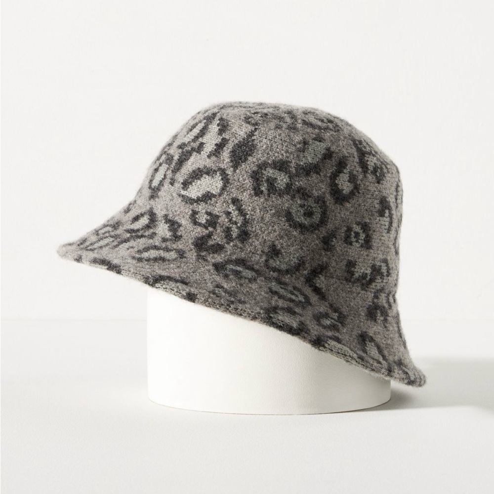 NWT San Diego Hat Company Gray Leopard Print Warm and Cozy Hat